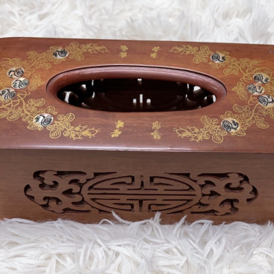 Hộp đựng khăn giấy Thanh Bình Lê chất liệu gỗ