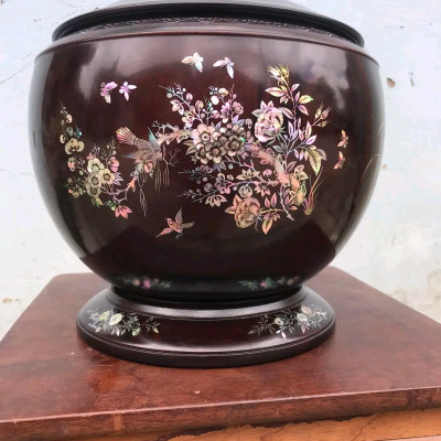 Ủ bình trà ,chè bằng gỗ gụ kết hợp khảm ốc đỏ ,làm mầu mận chín giả cổ  cực đẹp kt 31×32cm 