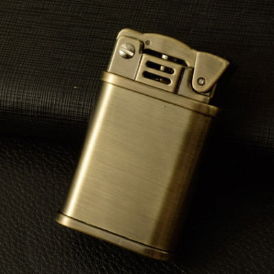 Vỏ Hột Quẹt Bật Lửa Xăng Chief CF211 Làm Bằng Đồng Nguyên Khối Nhiều Màu - Dùng Xăng Bấc Đá Cao Cấp