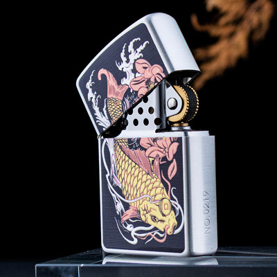 Vỏ Hột Quẹt Bật Lửa Xăng Đá Zorro Z2-1117 Họa Tiết Cá Chép Quần Hội Ao Sen Cực Đẹp Đem Lại May Mắn