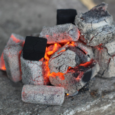 Combo 3 hộp than không khói làm từ Gáo dừa chính hãng R2D dùng cho tiệc nướng BBQ (tổng 7 kg than) an toàn cho sức khoẻ