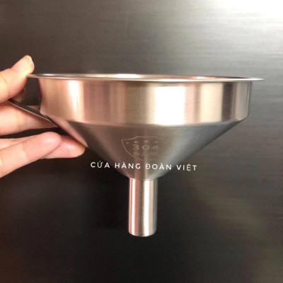 Phễu Inox 304 Có Lưới Lọc C.Lượng - Quặng Inox Size 18cm - Dụng Cụ Bếp. Chuyên phục vụ Sp Gia dụng, Khuôn làm bánh, Dụng