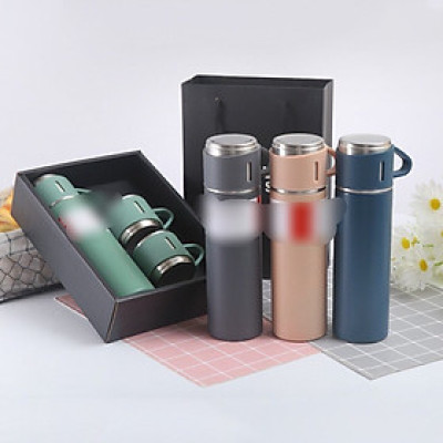 Bình giữ nhiệt  nóng và lạnh ,500ml kèm 2 cốc sang trọng hiện đại ,thân bình hình trụ giúp giữ nhiệt tốt  ,nắp bình có gioăng vặn kín khít giúp nước không bị tràn ra ngoài , chất liệu inox , không gỉ sét , hư hỏng khi va đập, có thể làm quà tặng