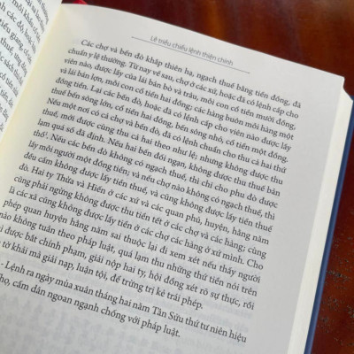 LÊ TRIỀU CHIẾU LỆNH THIỆN CHÍNH - BÌA CỨNG - ẤN PHẨM THUỘC BỘ SÁCH "THƯ TỊCH CỔ THỜI LÊ TRUNG HƯNG" -