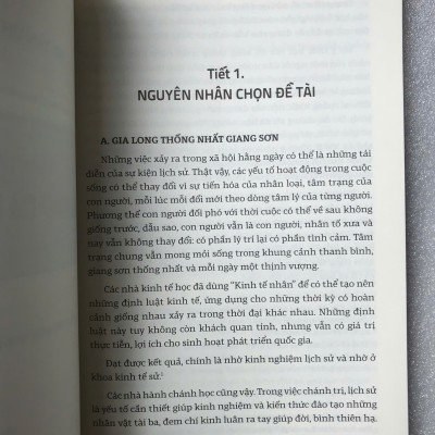 Hành Chánh Của Triều Đại Gia Long (1802 - 1819) - Trần Thanh Niên