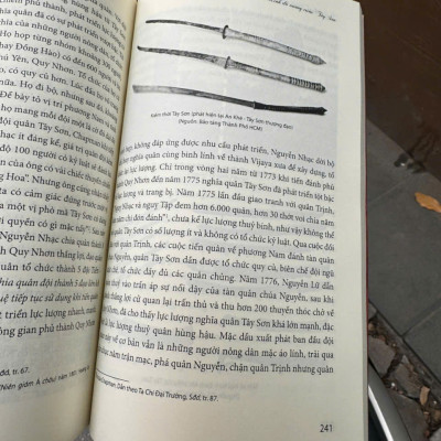 TỪ KINH THÀNH VIJAYA ĐẾN KINH ĐÔ VƯƠNG TRIỀU TÂY SƠN – Lê Đình Phụng – Trường Phương Books - NXB Thuận Hóa