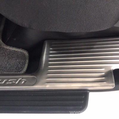 Bộ Ốp bậc cửa, Nẹp bước chân INOX dành cho xe Toyota Rush - Bên trong