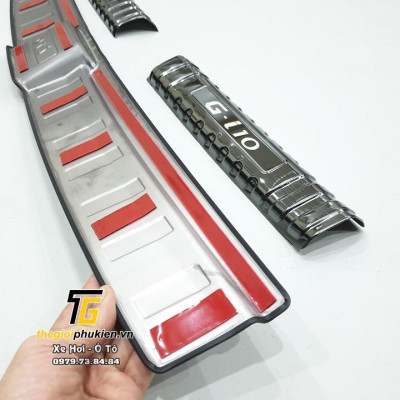 BỘ SẢN PHẨM Nẹp bước chân và ốp chống trầy cốp Hyundai Grand i10 2021 HATCHBACK - vân Titan