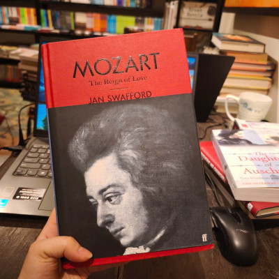 Sách - Mozart: The Reign of Love by Jan Swafford - Sách Tiểu sử Tiếng Anh / Biography in English