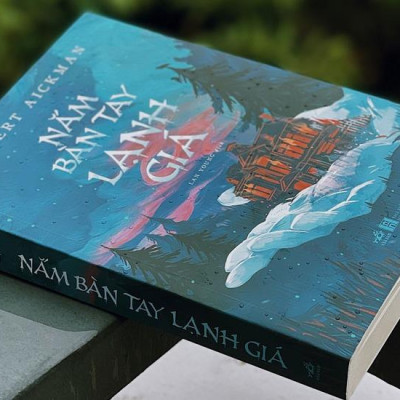 Sách - Nắm bàn tay lạnh giá (Nhã Nam HCM)