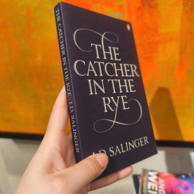 Sách - The Catcher in the Rye by J.D. Salinger - Classics /Fiction in English