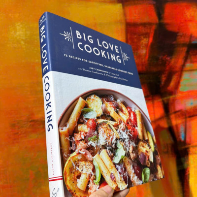 Sách - Big Love Cooking: 75 Recipes for Satisfying, Shareable Comfort Food - Sách nấu ăn, tiếng anh