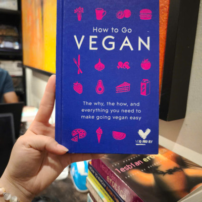 Sách - How To Go Vegan: The why, the how, and everything you need to make going vegan easy by Evanna Lynch