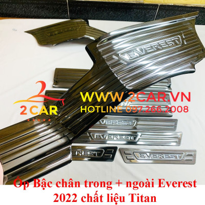 Ốp bậc cửa, nẹp bước chân trong, ngoài xe Ford Everest 2022 2023 chất liệu Titan cao cấp