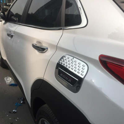 Ốp nắp bình xăng Hyundai Kona mạ Crom