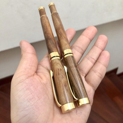 Bút gỗ Bách Xanh nắp đậy cao cấp (PE994N) mang lại thành công và may mắn - thơm mùi gỗ