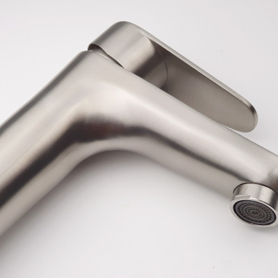 Vòi lavabo điếu nóng lạnh, Inox SUS 304 Eurolife EL-T023 (Trắng vàng )