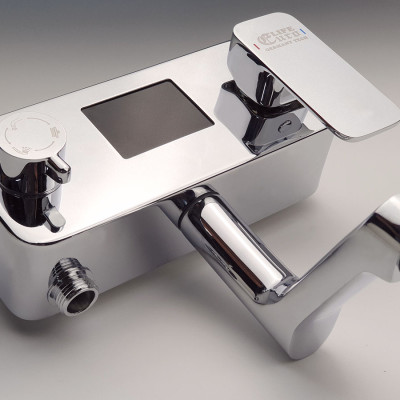 Bộ sen cây tắm đứng nóng lạnh, cảm biến nhiệt độ, màn hình LED Eurolife EL-S907 (Trắng bạc)