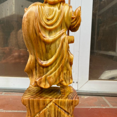 Tượng quan công cầm đao trấn ải bằng gỗ huyết long mọng dầu kt cao 50×20×13cm