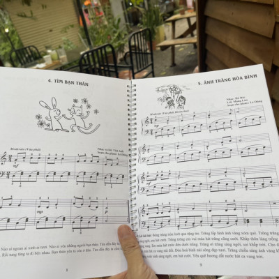 PIANO CHO THIẾU NHI – Tuyển tập 220 tiểu phẩm nổi tiếng (Phần 2) – Lê Dũng biên soạn – Huy Hoàng Bookstore – NXB Dân Trí (Bìa mềm)