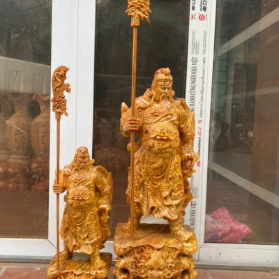 Tượng quan công cầm đao trấn ải bằng gỗ huyết long mọng dầu kt cao 50×20×13cm