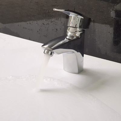 Vòi lavabo nóng lạnh Eurolife EL-4002 (Trắng bạc)