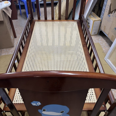 GIƯỜNG CŨI BẰNG GỖ CHO BÉ CÓ BÁNH XE KU6023 - KUKUDUCKBILL ( KÈM NỆM )