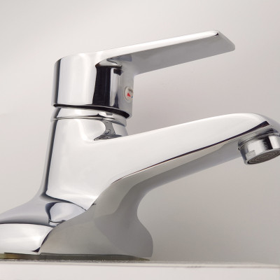 Vòi Lavabo nóng lạnh 2 chân Đồng mạ Chrome Eurolife EL-AZA03-1 (Trắng bạc)