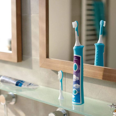 Bàn chải đánh răng điện trẻ em Philips HX6322 /04 - Hàng nhập khẩu