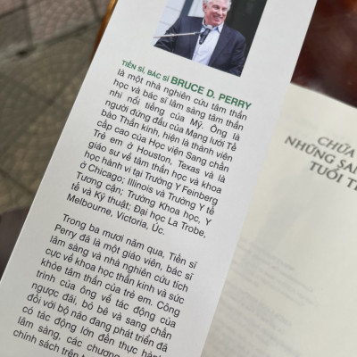 (New York Times Best Seller) CHỮA LÀNH NHỮNG SANG CHẤN TUỔI THƠ - Bác sĩ, Tiến sĩ Bruce D. Perry , Oprah Winfrey - Saigonbooks – Nxb Thế Giới (Bìa mềm)