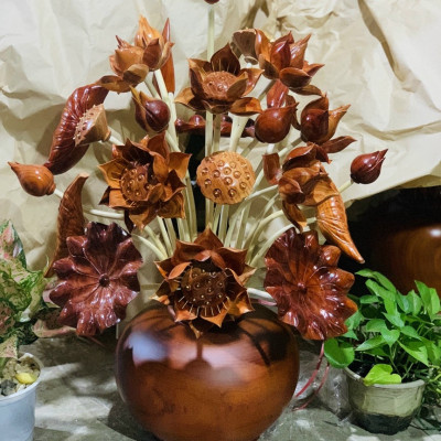 1 bình hoa sen 25 cành , trang trí phòng thờ phòng khách bằng gỗ hương đỏ đẹp long lanh ,