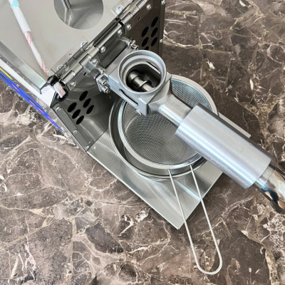 Máy ép dầu ăn thực vật thế hệ mới thương hiệu Mỹ Septree K39 - Công suất 1350W - Hàng chính hãng (Bảo Hành 1 Năm)