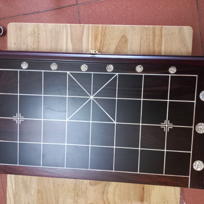 Bàn cờ tướng gỗ trắc có cả quân kt 50×50×3cm