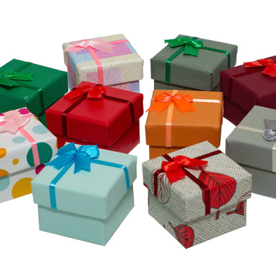 10 Hộp quà Vuông (nhí) V013  - 4,5 x 3 cm - Giao mẫu ngẫu nhiên