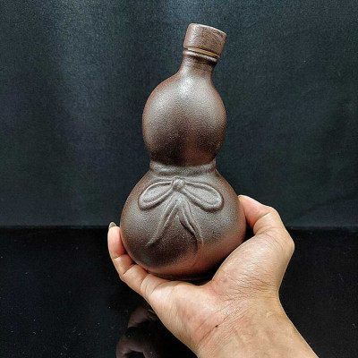 Nậm Rượu Gốm 500ML cao cấp mẫu hồ lô nghiêng màu nâu đất - Nậm Đựng Rượu cho giới sành tửu – Nậm Rượu Đẹp (L4)