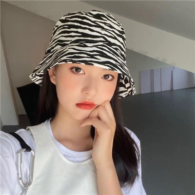 Mũ bucket loang vằn hot trend