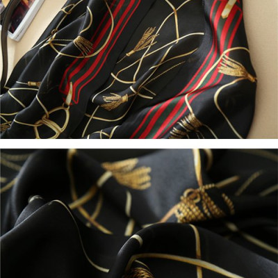 Khăn lụa choàng cổ sang trọng phối hoạ tiết K05