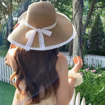 Nón rộng vành mũ vành rộng gấp gọn che nắng đi biển cho nữ phối đai ren duyên dáng chất liệu cói thoáng mát   Thiết kế thời trang: Nón rộng vành, phù hợp cho các hoạt động ngoài trời như đi biển. Mũ có đai ren duyên dáng, tăng thêm vẻ nữ tính Dona25072501