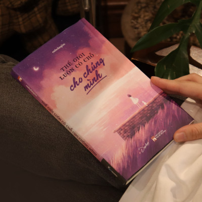 Sách - Thế Giới Luôn Có Chỗ Cho Chúng Mình