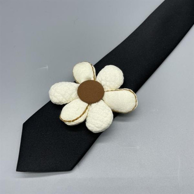 Cà vạt nữ màu đen đính hoa kt 6x36cm dây kéo thắt sẵn