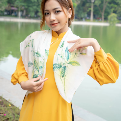 Khăn Lụa Đẹp Vẽ Hoa Bưởi SenSilk – Quà Lưu Niệm Ý Nghĩa, Khăn Lụa Vuông Cao Cấp