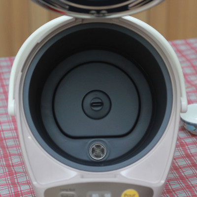 Bình Thủy Điện Panasonic NC-EG2200CSY - Xuất xứ Thái Lan - Dung tích 2.2L - Công suất 700W - Ruột bình phủ carbon hạt nổi - Chức năng hẹn giờ và tẩy cặn - Bảo Hành 12 Tháng - Hàng Chính Hãng