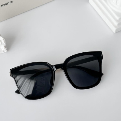 Kính râm Mắt vuông kim loại cao cấp 