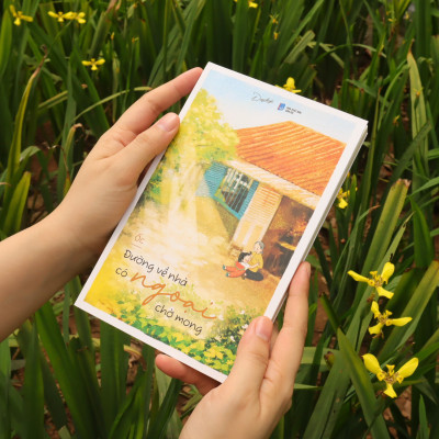 Sách - Đường Về Nhà Có Ngoại Chờ Mong - Bản Đặc Biệt - Tặng Kèm Bookmark + Postcard
