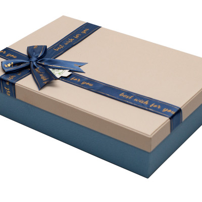 Hộp Quà Chữ Nhật Phượng Hoàng C202 - 24 x 16,5 x 5 cm - Giao mẫu ngẫu nhiên