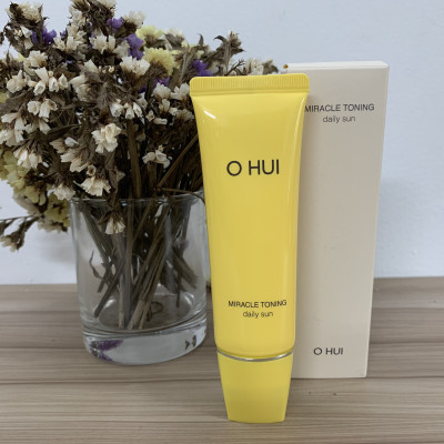 Kem chống nắng cấp ẩm dưỡng da đa chức năng OHUI Miracle Toning Daily Sun SPF50+/PA+++ 50ML