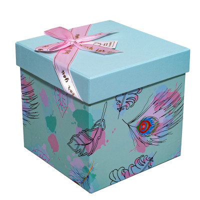 Hộp Quà Vuông V022 - 15 x 15 x 15 cm - Giao màu ngẫu nhiên