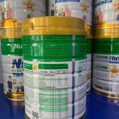COMBO 04 hộp Sữa bột Nguyên kem Nutifood giành cho cả gia đình-> Tặng ngay khăn đang năng mềm mịn