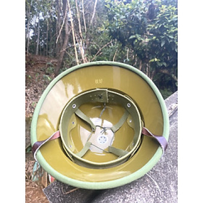 Mũ cối tàu lòng vàng khuy trắng cốt phíp, vải Gabadin tô châu, rơi va đạp không vỡ, tuyệt đối không ngấm nước, vải không phai, phiên bản cối xưa