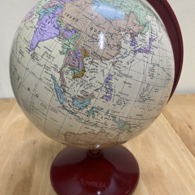 Quả cầu học sinh do Việt Nam sản xuất - Đế gỗ tiếng việt ( Tặng kèm kính lúp)